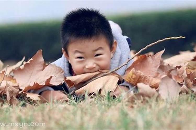 周公解梦梦见小男孩是什么意思做梦梦到小男孩代表什么？好不好