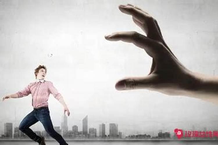 梦见被人追赶拼命逃跑是什么意思？