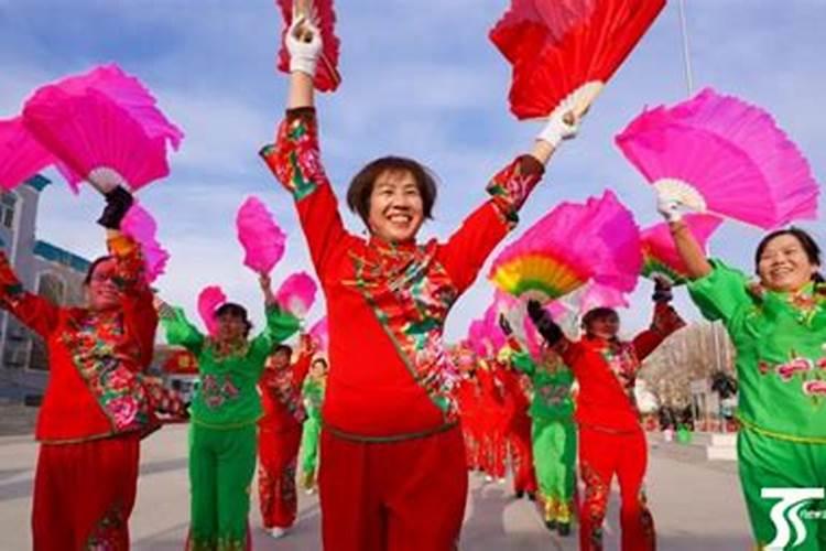 25月去哈密带什么衣服最合适？