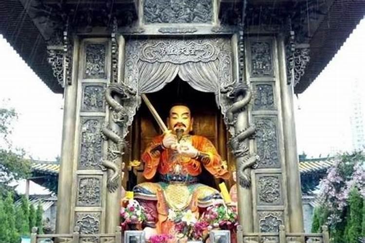 云南昆明真庆观可以拜太岁吗？求太岁符吗？应该如何做呢？