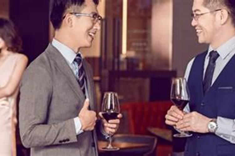 周公解梦梦见喝酒是什么意思 梦见喝酒的寓意
