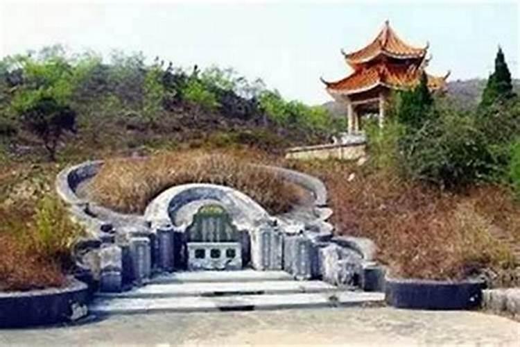 墓穴里放的文昌塔、风水球、文房四宝是什么含义？