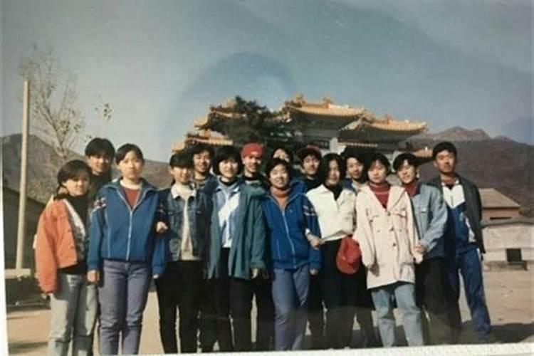 梦见高中同学聚会是什么意思？