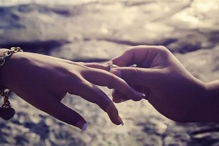 单身女生梦见自己结婚 单身女生梦见自己结婚梦境解析