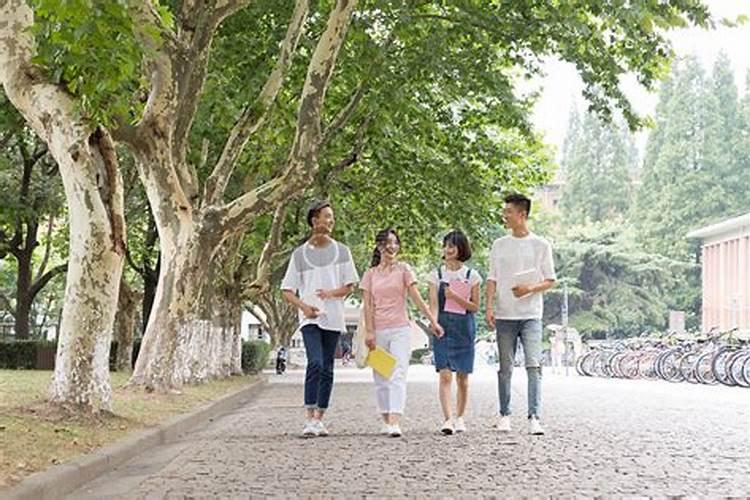 梦见自己女同学亲密接触的预兆