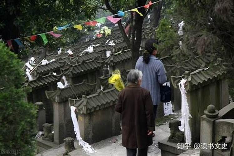 女人梦到上坟预示着什么