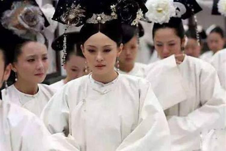 梦见穿孝服是什么意思