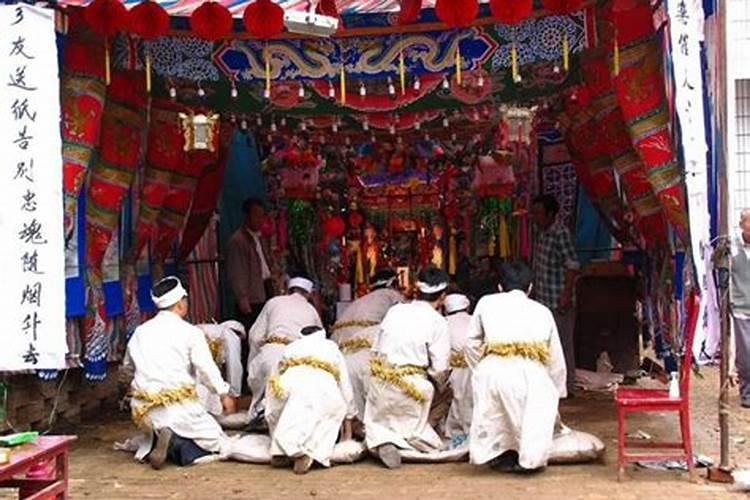 梦见“死人埋进自己家的院子”是什么意思