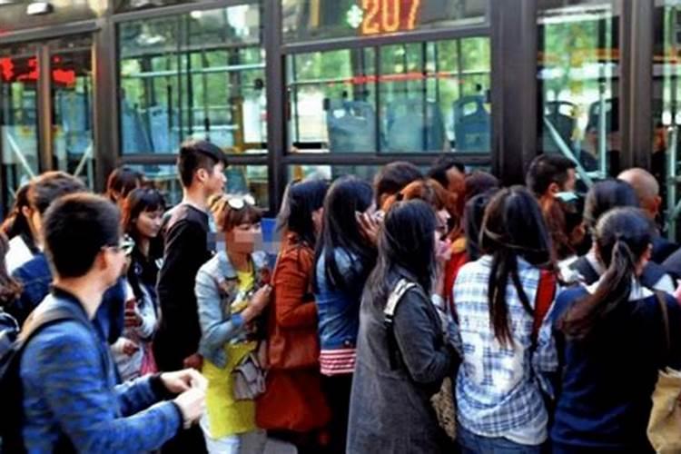 1999年农历十月初十18点出生命运怎样