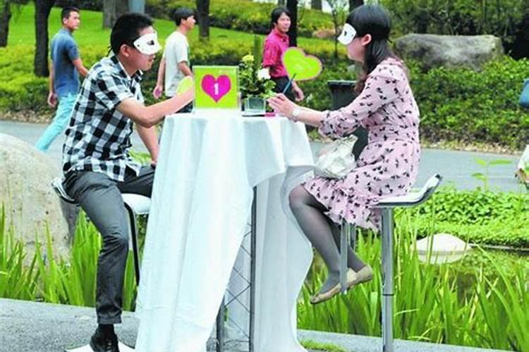 梦见老婆和别人相亲的预兆