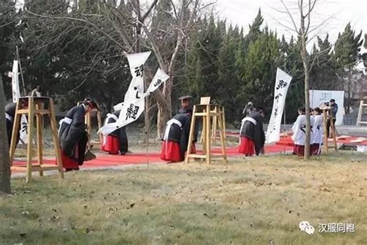 冬至可以迁坟吗 迁坟摆案上香再祭祖？