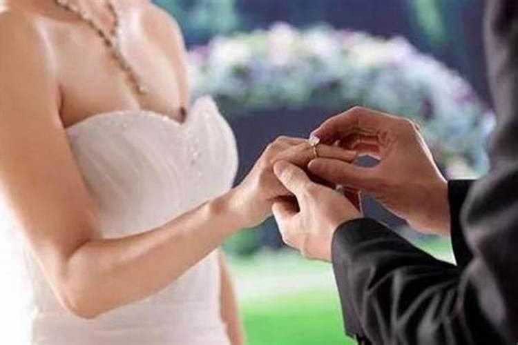 八字上说晚婚是指几岁女人嫁得好一切都是命中注定吗