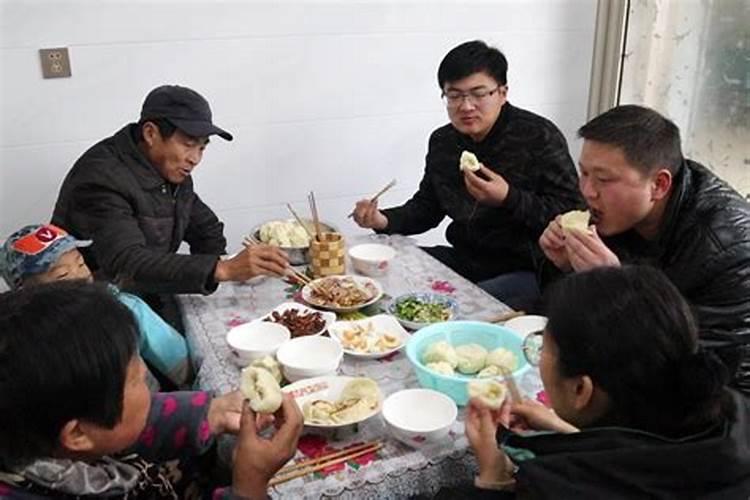 梦到家里来了好多亲朋好友做客