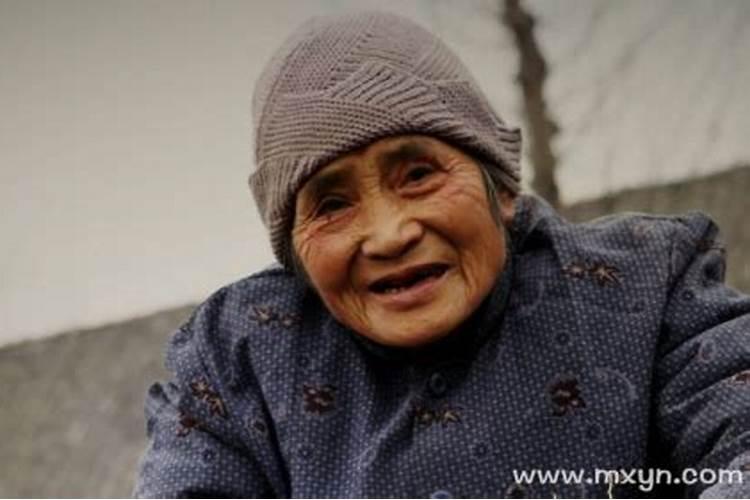 女人梦见多年不见的异性同学