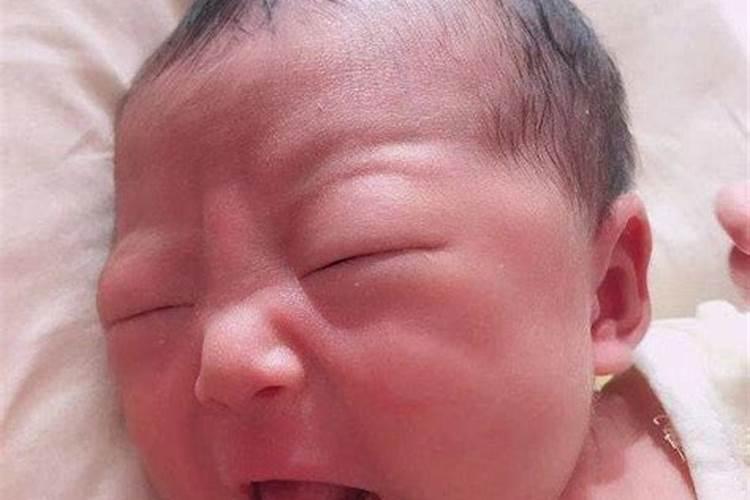 梦见自己生的孩子长牙齿