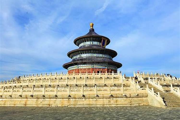 明清两代皇帝每年要到天坛来祭祀吗？