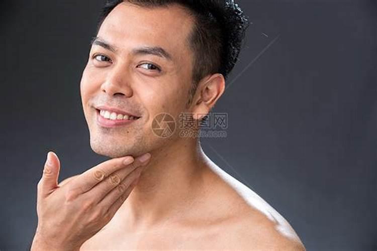 梦见蟒蛇吞了别人的预兆