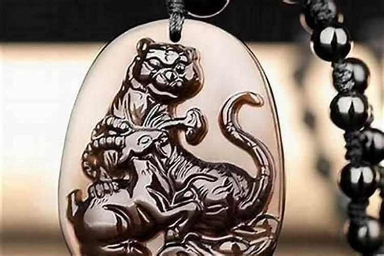 属猪冲太岁怎么化解