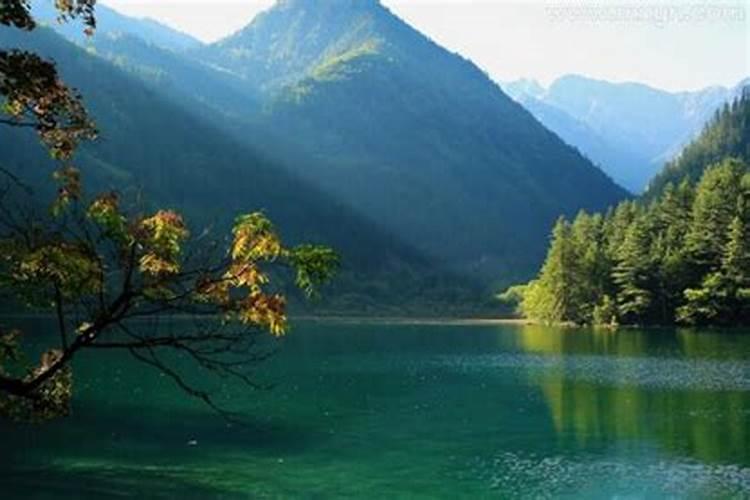 发朋友圈山青水秀短句精选102句