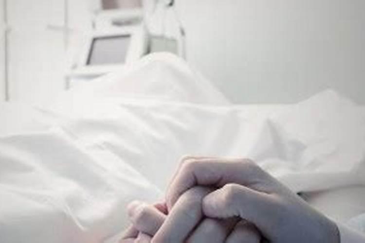 梦见活着的人死了死了的人活着的预兆