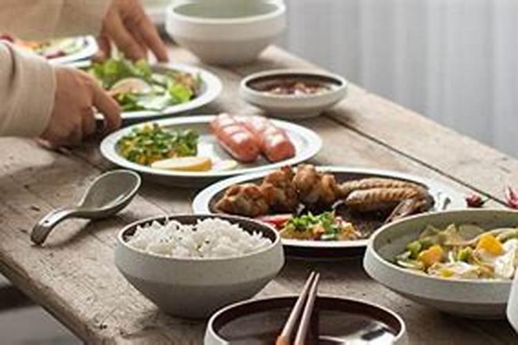 梦见吃饭是什么意思周公解梦？