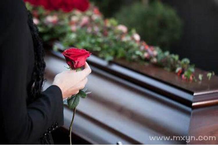 梦到棺材和死去的亲人是什么意思
