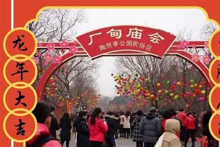 梦见回到了以前的房子住,房子顶部被租户烟熏黄熏黑,熏破。靠阳台的房 ...
