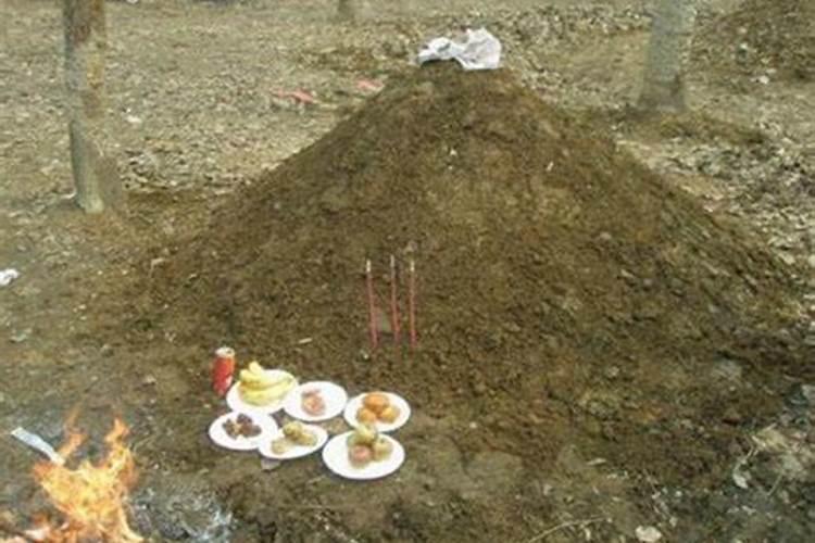 女人梦见坟地什么意思呢