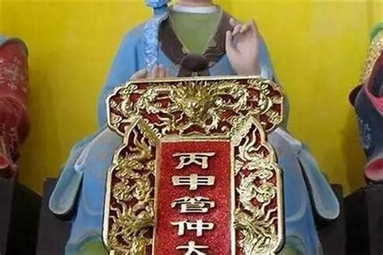梦见一路都是泥泞的水坑的预兆