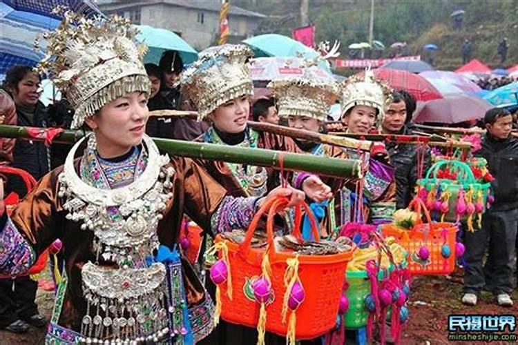 “元宵节舞龙赏花”