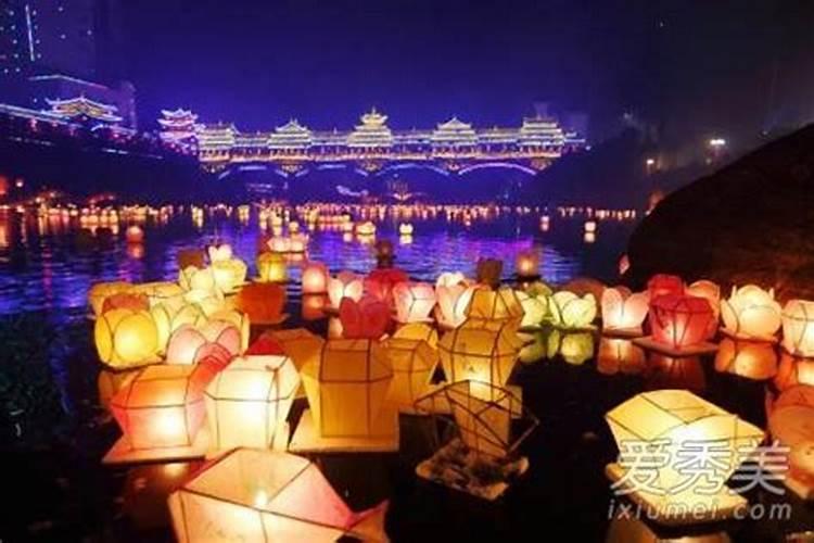 中秋节是几月几日？还要吃什么？