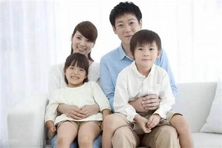 生辰八字看子女个数和性别出生时间