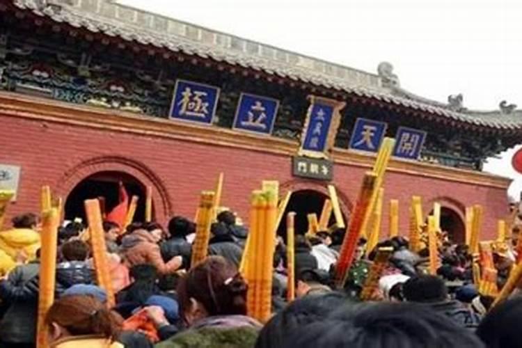 中元节什么时候上坟烧纸 中元节什么时候上坟烧纸合适