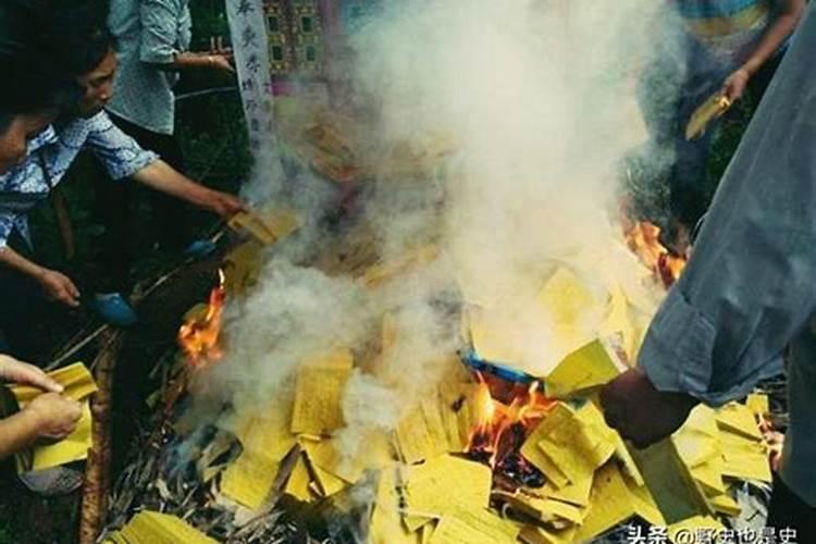重阳节要给去世的老人烧纸吗？