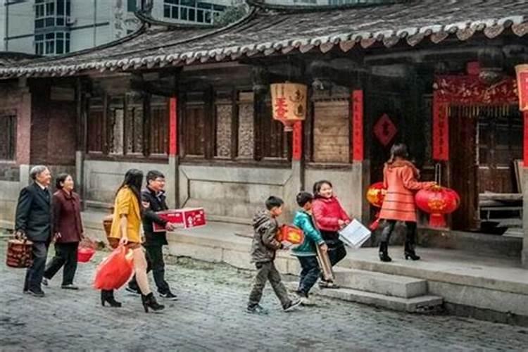 女人佩戴什么首饰防小人