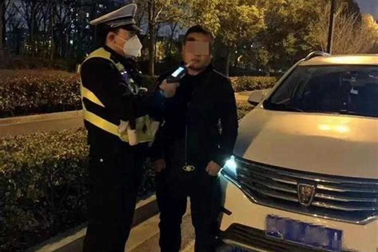 梦见老家房子漏雨的预兆