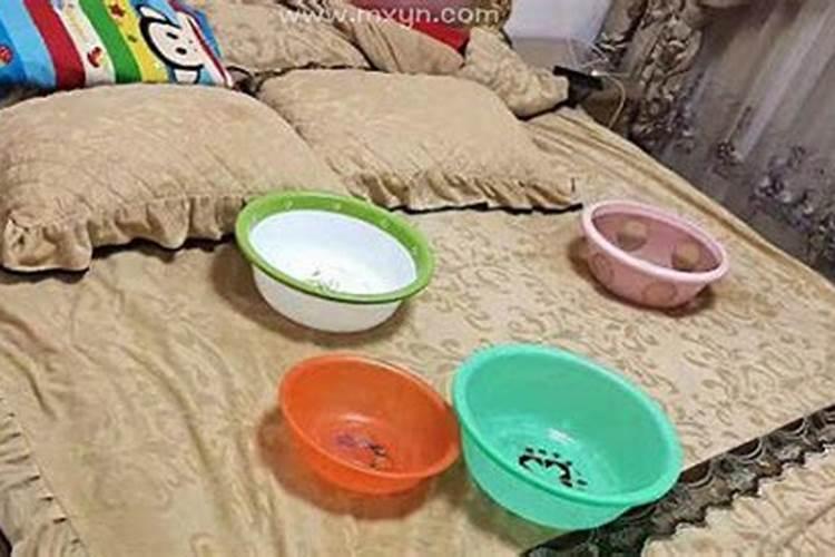 梦到房屋漏水,床上的被子被淋湿？