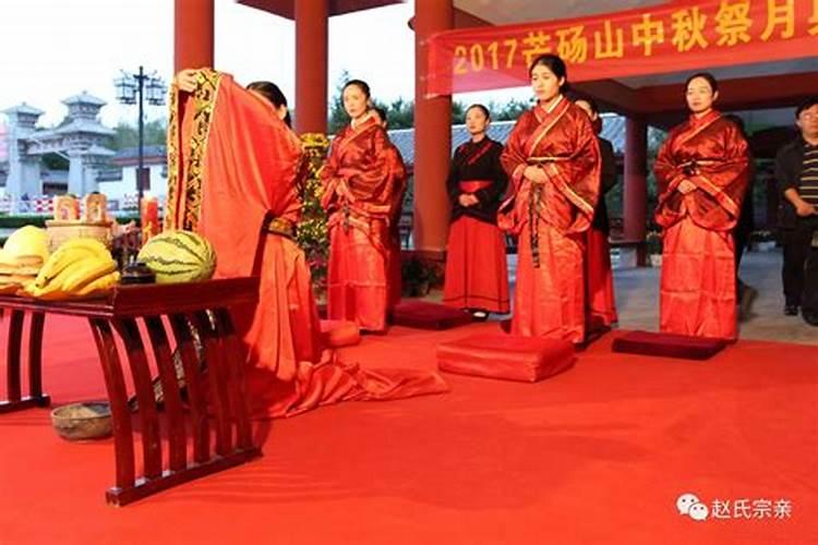 红楼梦中侯门公府的中秋节,贾珍和尤氏过得如何？