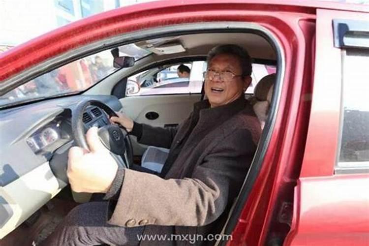 八字地支卯戌合化火是什么意思