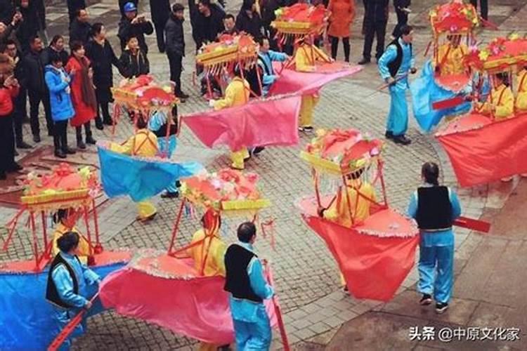 2025龙女戴什么最旺