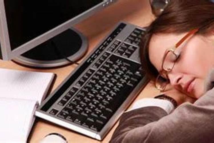 梦见一片又脏又臭的乱葬岗预示着什么？