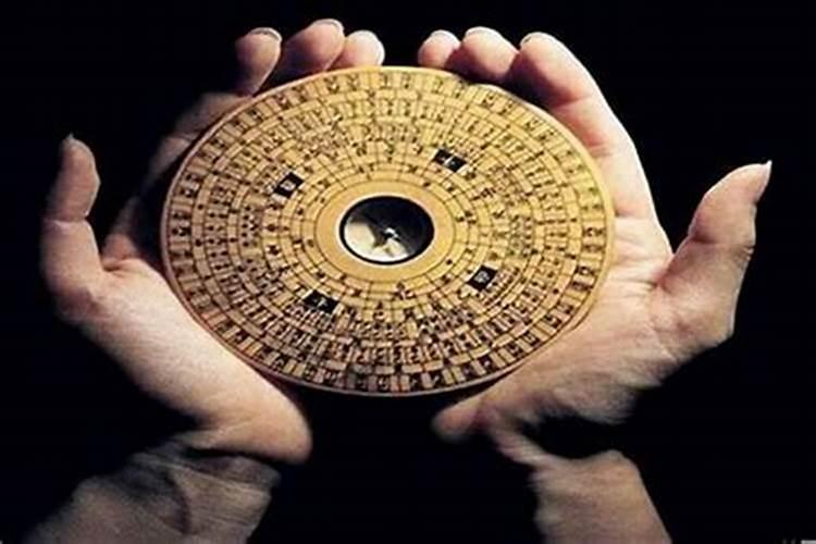 我和他很相爱,可是很多算命的都说我和他八字不合,不会有好结果,我好...