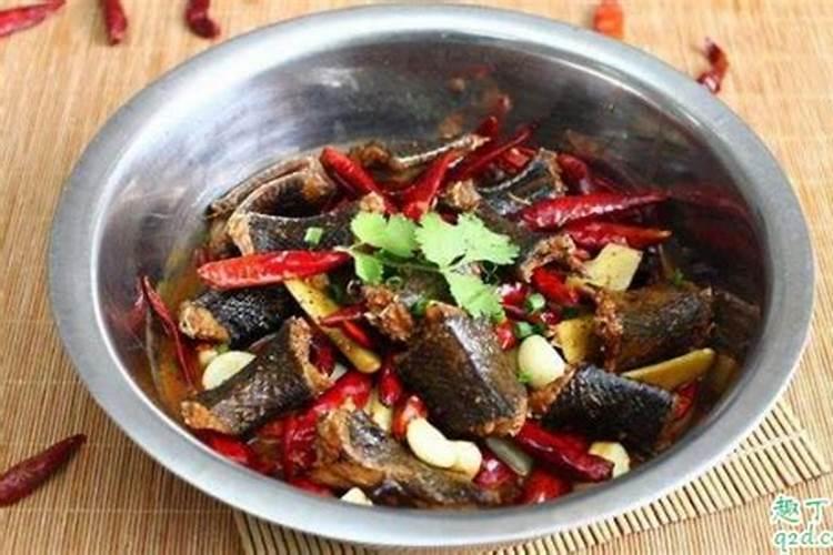 梦见吃蛇肉是什么意思
