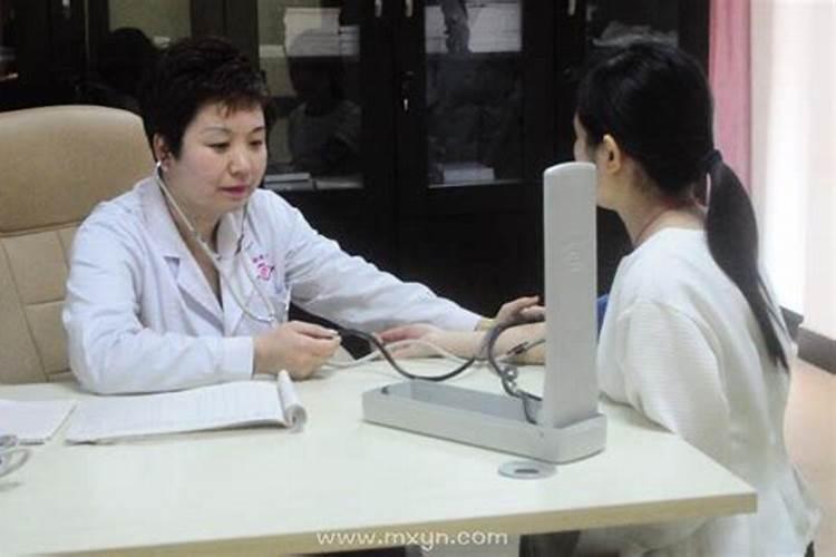 病人梦见看医生是什么征兆 病人梦见看医生是什么意思