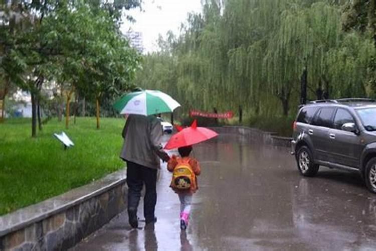 梦见给女儿看病天一直下雨的预兆