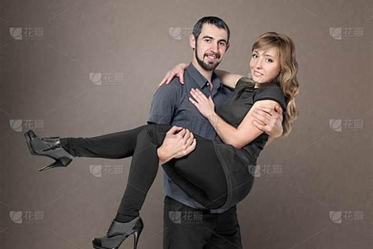 梦见另外男人抱着我老婆的预兆