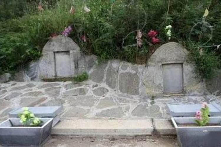 梦见坟头是什么兆头