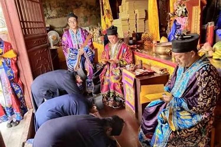天下第一财神庙跪求解签九十五