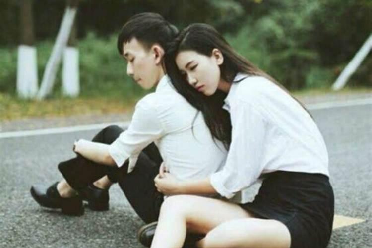 ...了班里的一个女生,到谈不上有多喜欢,只是很有好感。今天在网上解梦...