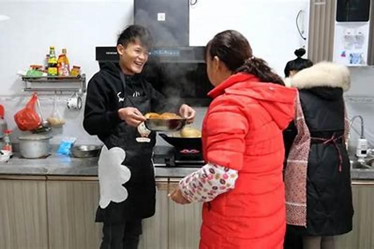 除却今夕非旧岁,子夜钟响又一年什么意思